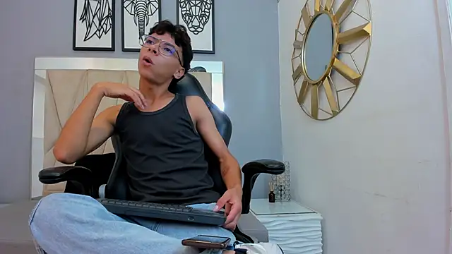 adams bobby online show from December 15, 2025, 11:38 am