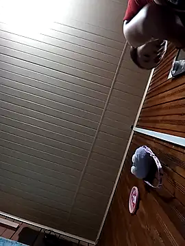 Snapshot of Valentinass20 chatting on October 28, 2025, 12:15 pm Valentinass20 online show from October 28, 2025, 12:15 pm