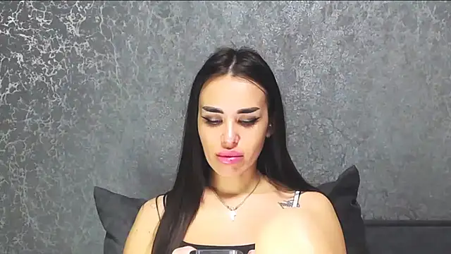 velvetveyraX online show from April 21, 2026, 12:12 pm