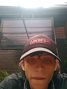 Khalid16  online show from November 11, 2025, 2:23 pm