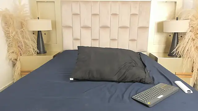 Snapshot of MaroxCute chatting on November 24, 2025, 7:03 pm MaroxCute online show from November 24, 2025, 7:03 pm