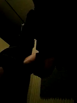 Snapshot of MannenKut chatting on November 8, 2025, 10:57 pm MannenKut online show from November 8, 2025, 10:57 pm