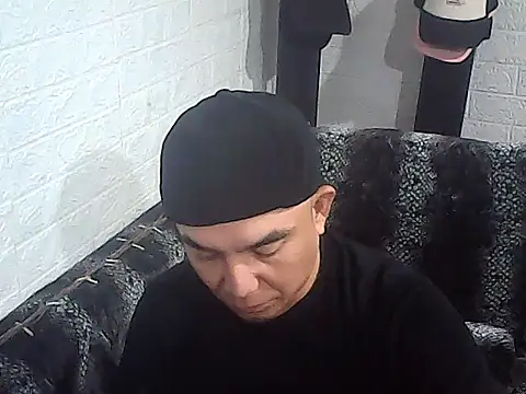 Snapshot of yourasiandesire69 chatting on December 5, 2025, 2:54 am yourasiandesire69 online show from December 5, 2025, 2:54 am