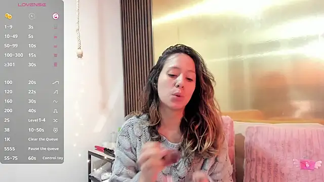 LunaaMorena online show from November 25, 2025, 1:22 pm