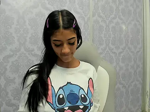 Snapshot of milkybaby_ chatting on November 7, 2025, 11:37 am milkybaby online show from November 7, 2025, 11:37 am