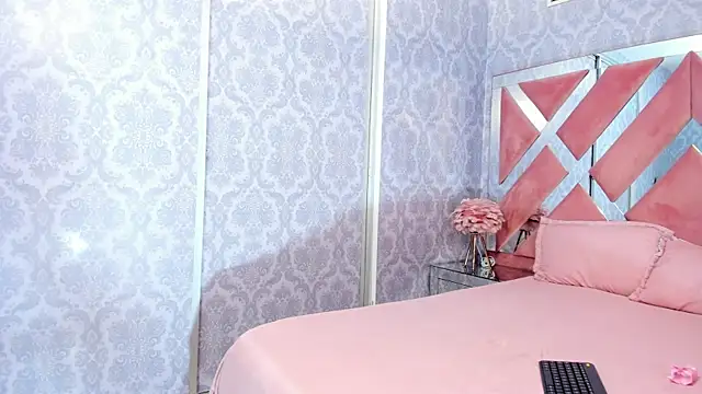 Snapshot of milkybaby_ chatting on November 27, 2025, 9:37 pm milkybaby online show from November 27, 2025, 9:37 pm