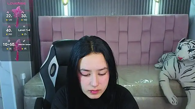 Snapshot of Aleja05_b chatting on November 29, 2025, 1:44 pm Aleja05 b online show from November 29, 2025, 1:44 pm