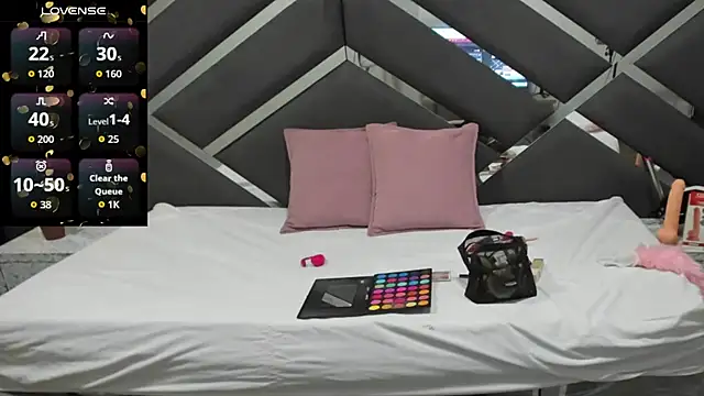 ScarlettParker online show from October 28, 2025, 1:10 pm