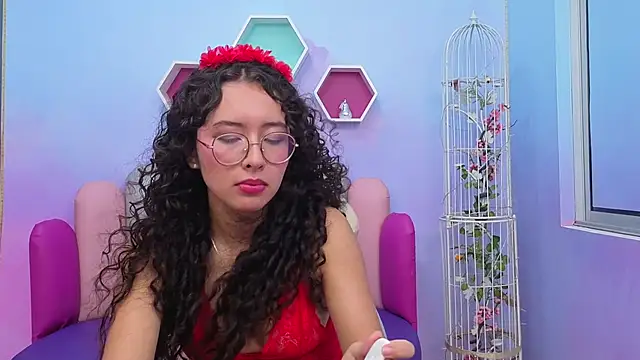 Snapshot of Sasha-Monroe chatting on November 14, 2025, 4:05 am Sasha-Monroe online show from November 14, 2025, 4:05 am