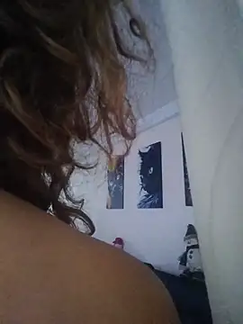 Snapshot of Caroline_Jons chatting on December 4, 2025, 1:43 pm Caroline Jons online show from December 4, 2025, 1:43 pm