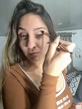 sarah honey   online show from October 27, 2025, 11:55 am