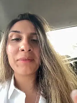 sarah honey   online show from November 5, 2025, 1:36 pm