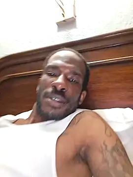 Snapshot of Rayraythegoat chatting on February 23, 2026, 12:01 am Rayraythegoat online show from February 23, 2026, 12:01 am