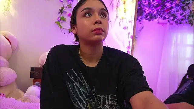 Snapshot of ISA_NIXON chatting on November 27, 2025, 8:31 pm ISA NIXON online show from November 27, 2025, 8:31 pm