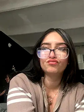 Kloe Novoa online show from November 22, 2025, 12:43 am