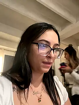 Kloe Novoa online show from November 28, 2025, 1:55 pm