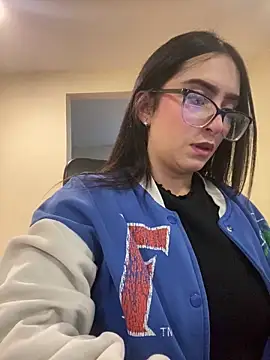 Kloe Novoa online show from April 15, 2026, 7:58 pm