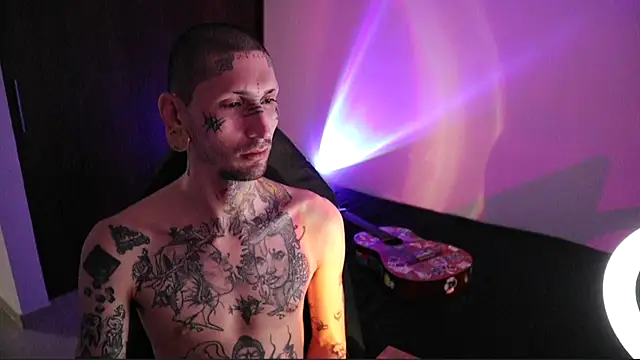 Snapshot of TokyoHatsumoto chatting on December 19, 2025, 2:26 am TokyoHatsumoto online show from December 19, 2025, 2:26 am