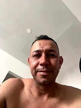 Orlando1703 online show from November 12, 2025, 8:34 pm