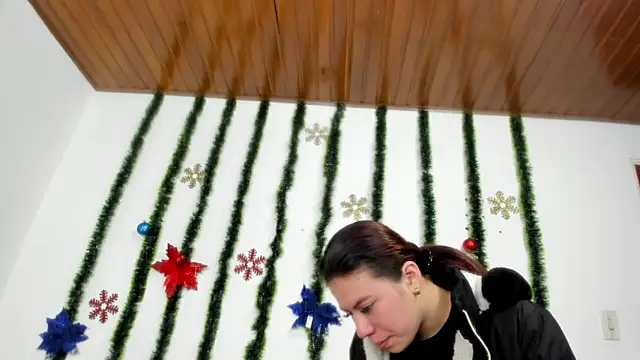 Vanessa Martinz online show from November 24, 2025, 12:16 pm