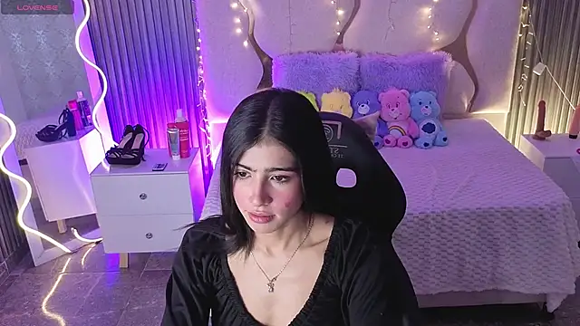 MAIILY TAY online show from January 8, 2026, 11:49 am