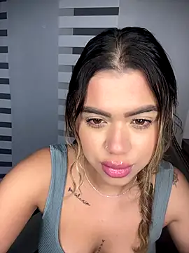 Snapshot of Alanna-foxx chatting on December 16, 2025, 1:54 am Alanna-foxx online show from December 16, 2025, 1:54 am