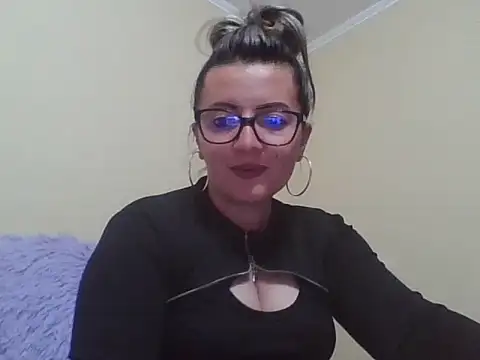 blondinaali online show from October 26, 2025, 3:01 pm