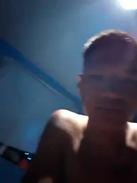 Ojitosbrrr online show from November 18, 2025, 6:39 am