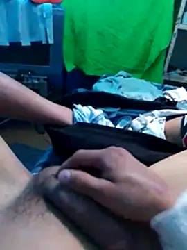 Ojitosbrrr online show from December 2, 2025, 9:55 am