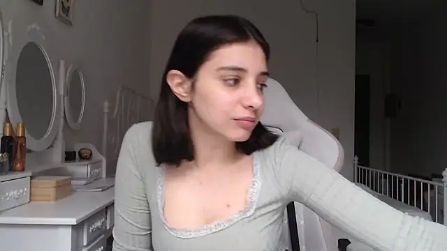 bellefleurrr online show from April 4, 2026, 2:01 pm