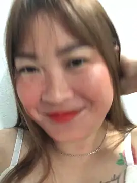 Snapshot of bombom1x chatting on October 25, 2025, 9:19 am bombom1x online show from October 25, 2025, 9:19 am