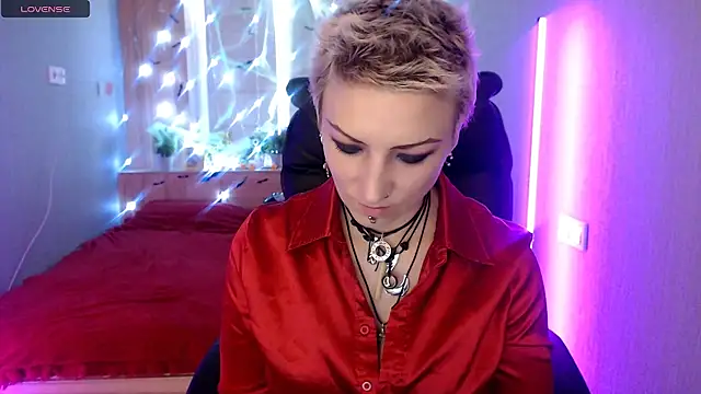 Snapshot of Sweet-n-Strong chatting on November 14, 2025, 7:23 am Sweet-n-Strong online show from November 14, 2025, 7:23 am