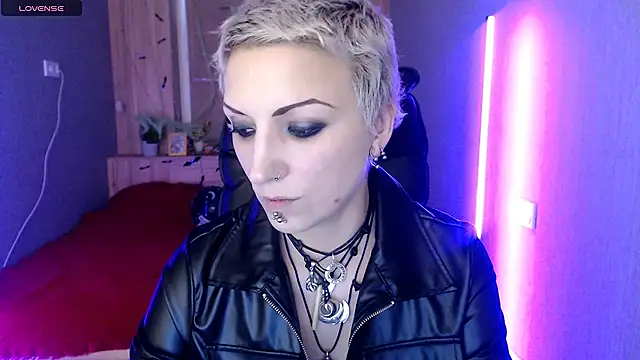 Snapshot of Sweet-n-Strong chatting on November 12, 2025, 12:53 pm Sweet-n-Strong online show from November 12, 2025, 12:53 pm