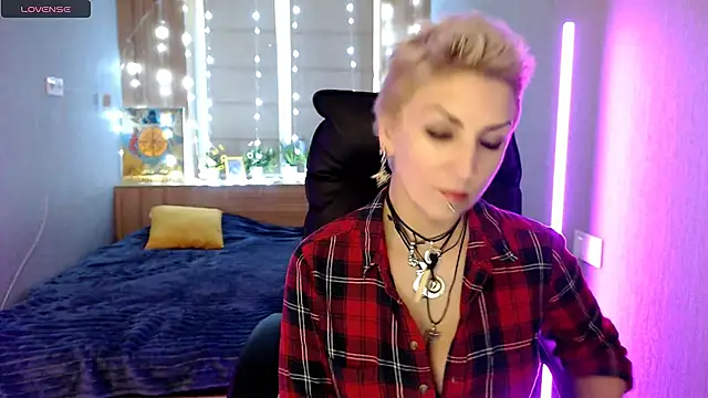 Snapshot of Sweet-n-Strong chatting on November 29, 2025, 7:52 am Sweet-n-Strong online show from November 29, 2025, 7:52 am