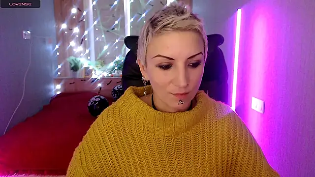 Snapshot of Sweet-n-Strong chatting on November 9, 2025, 8:29 am Sweet-n-Strong online show from November 9, 2025, 8:29 am