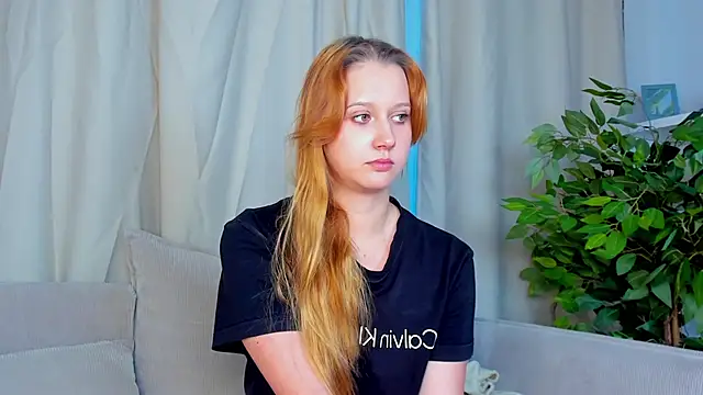 Snapshot of Charil_Wilson chatting on November 17, 2025, 4:27 am Charil Wilson online show from November 17, 2025, 4:27 am