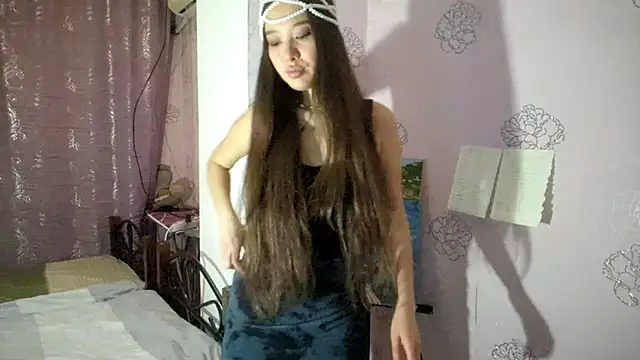 Snapshot of LumiHeart chatting on October 31, 2025, 4:03 pm LumiHeart online show from October 31, 2025, 4:03 pm