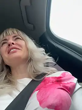 Snapshot of blondegirlx chatting on November 14, 2025, 7:45 am blondegirlx online show from November 14, 2025, 7:45 am