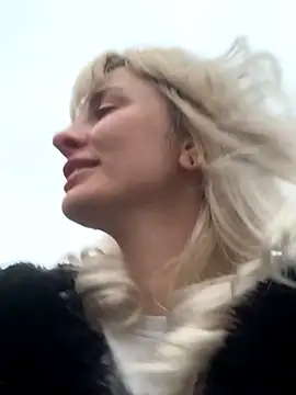 Snapshot of blondegirlx chatting on November 10, 2025, 2:22 pm blondegirlx online show from November 10, 2025, 2:22 pm