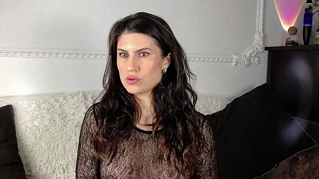 Snapshot of Reirii chatting on November 6, 2025, 2:04 am Reirii online show from November 6, 2025, 2:04 am