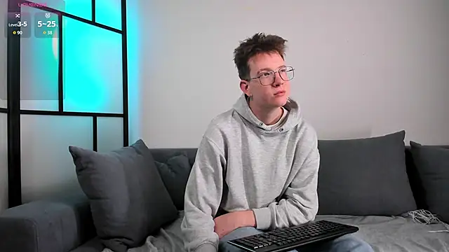 Teddy Parker online show from November 9, 2025, 7:23 am