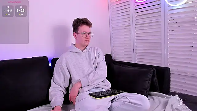 Teddy Parker online show from November 21, 2025, 7:40 am