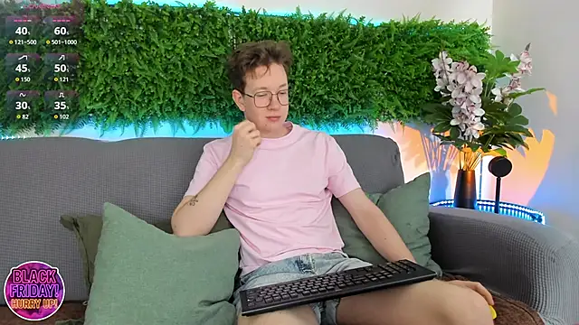 Teddy Parker online show from November 30, 2025, 8:15 am