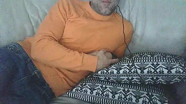 Snapshot of Evasionee chatting on November 11, 2025, 8:14 pm Evasionee online show from November 11, 2025, 8:14 pm