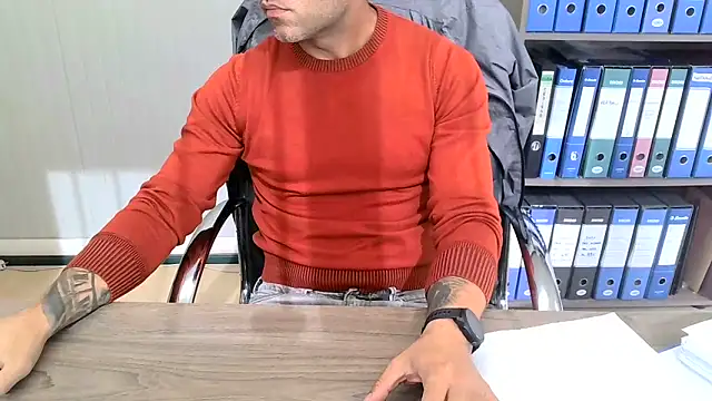 Snapshot of Evasionee chatting on October 31, 2025, 10:34 am Evasionee online show from October 31, 2025, 10:34 am