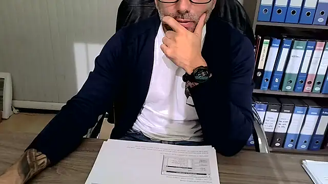 Snapshot of Evasionee chatting on November 18, 2025, 11:02 am Evasionee online show from November 18, 2025, 11:02 am