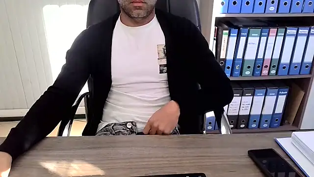 Snapshot of Evasionee chatting on October 29, 2025, 7:29 am Evasionee online show from October 29, 2025, 7:29 am