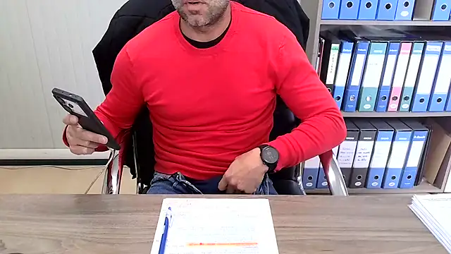 Snapshot of Evasionee chatting on November 28, 2025, 10:48 am Evasionee online show from November 28, 2025, 10:48 am