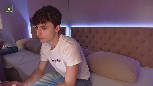 Snapshot of Richard_steele_hot chatting on October 30, 2025, 3:20 pm Richard steele hot online show from October 30, 2025, 3:20 pm