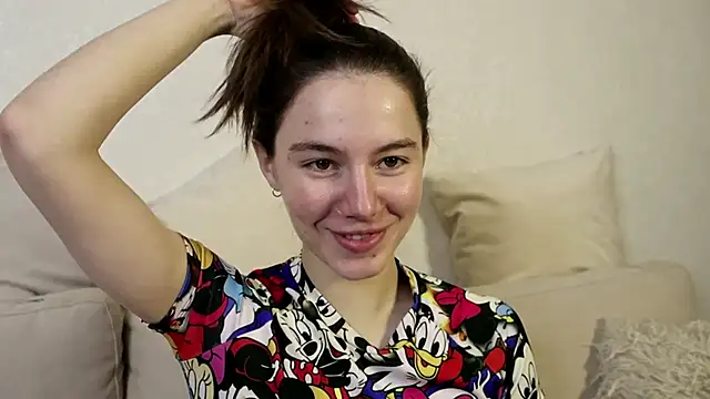 Snapshot of Petalwren chatting on November 10, 2025, 11:04 am Petalwren online show from November 10, 2025, 11:04 am